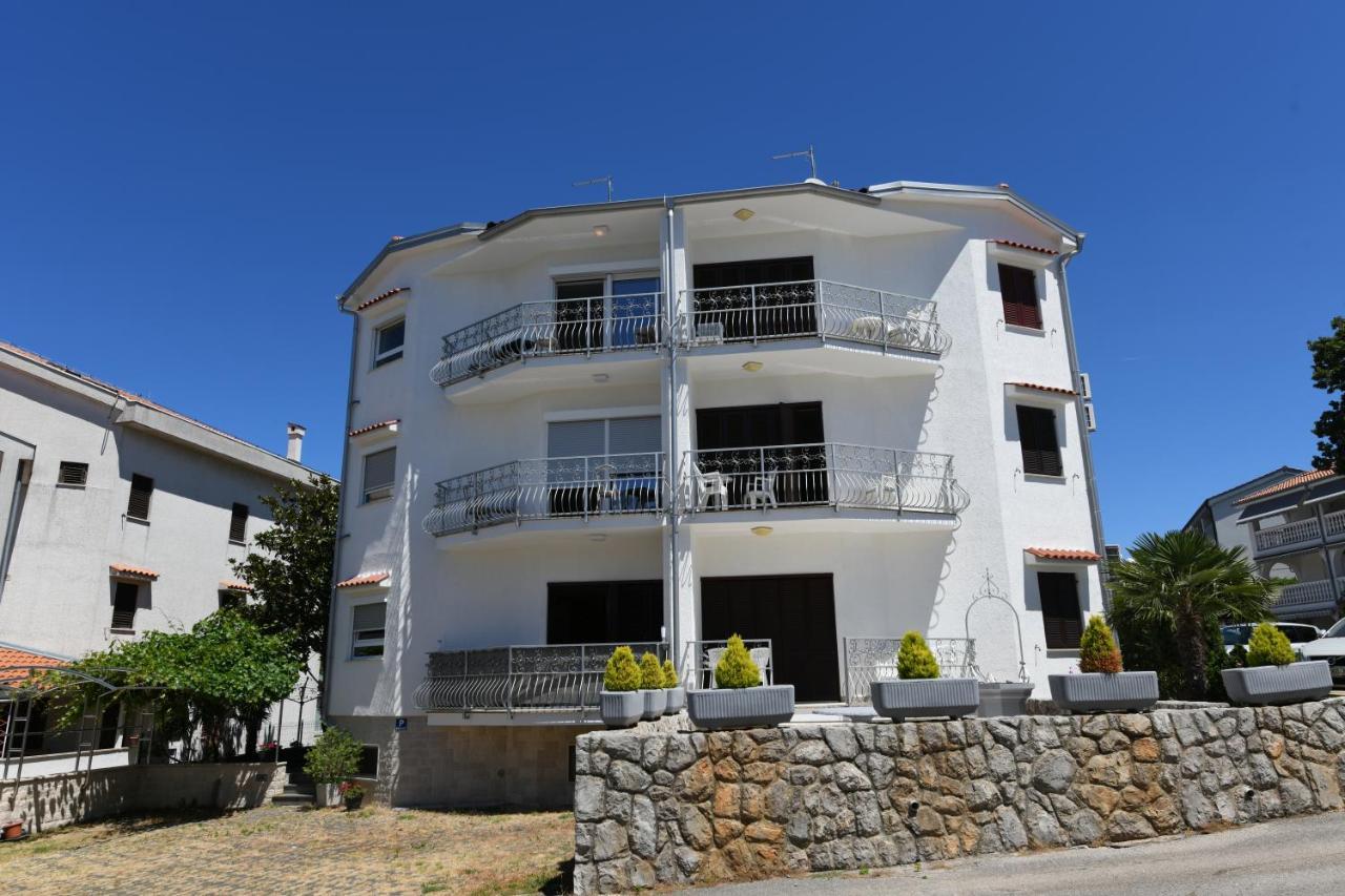 Apartmani Totic Malinska Ngoại thất bức ảnh