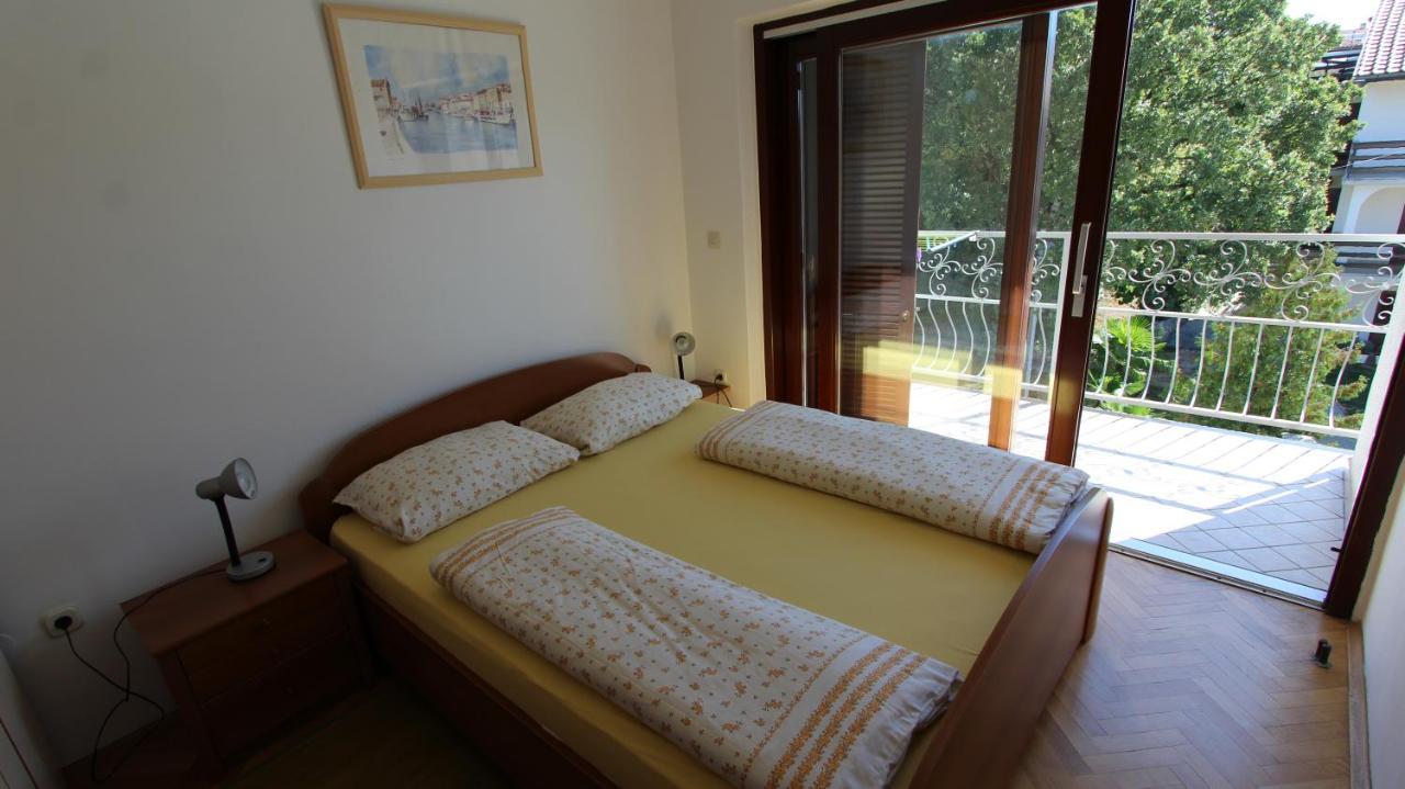Apartmani Totic Malinska Ngoại thất bức ảnh