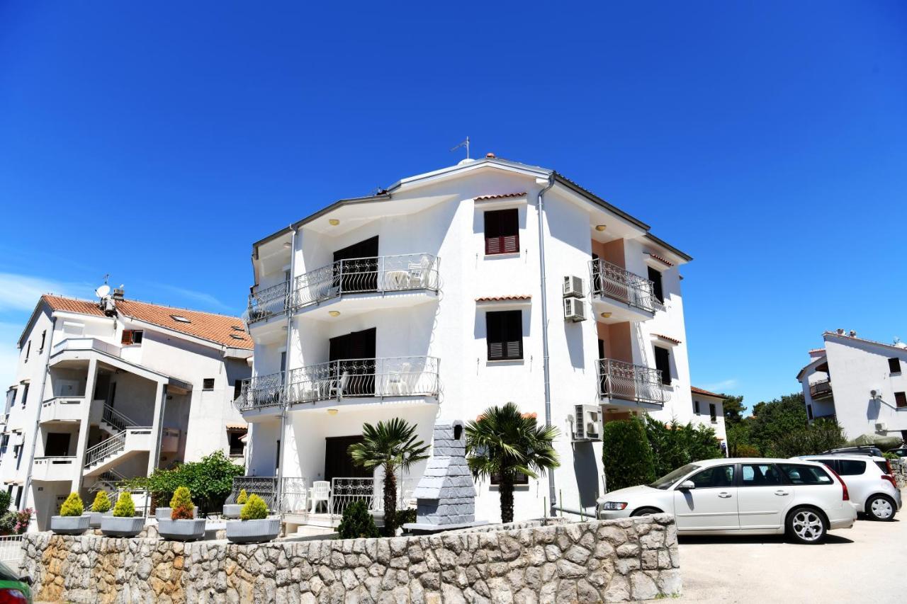 Apartmani Totic Malinska Ngoại thất bức ảnh