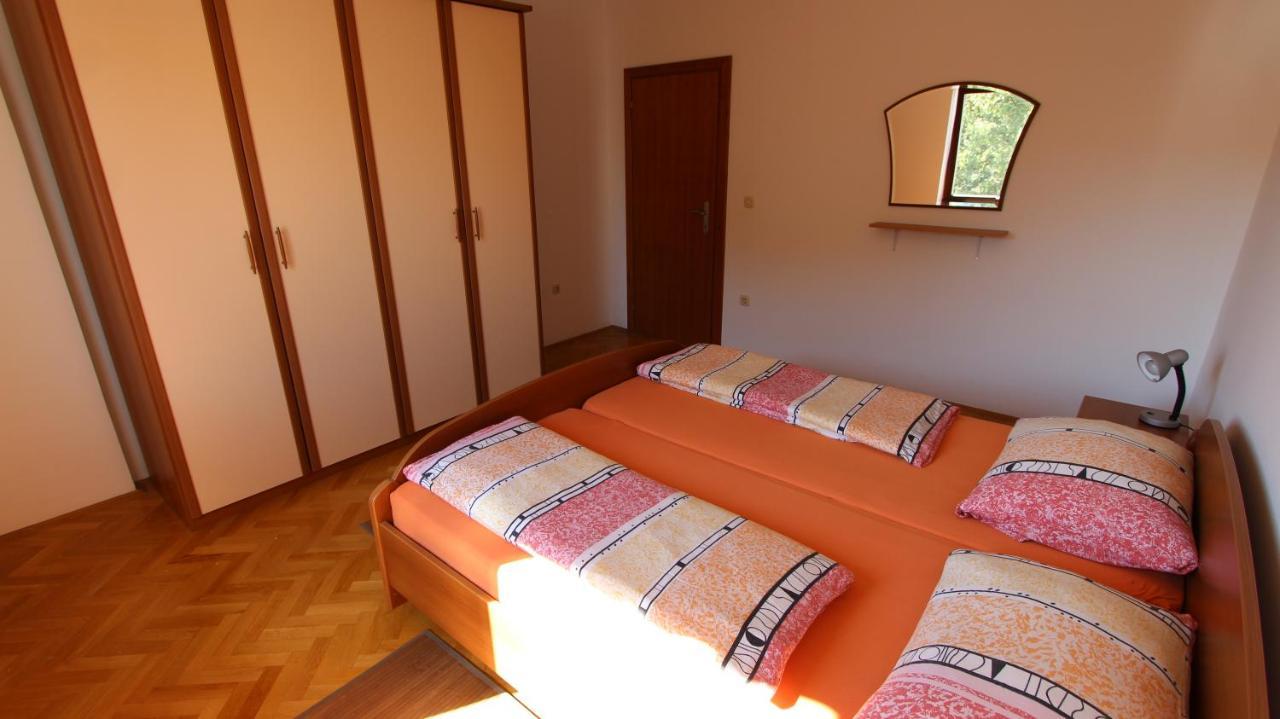 Apartmani Totic Malinska Ngoại thất bức ảnh