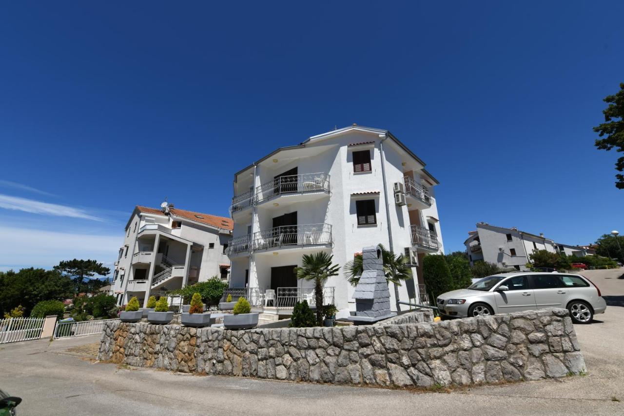 Apartmani Totic Malinska Ngoại thất bức ảnh