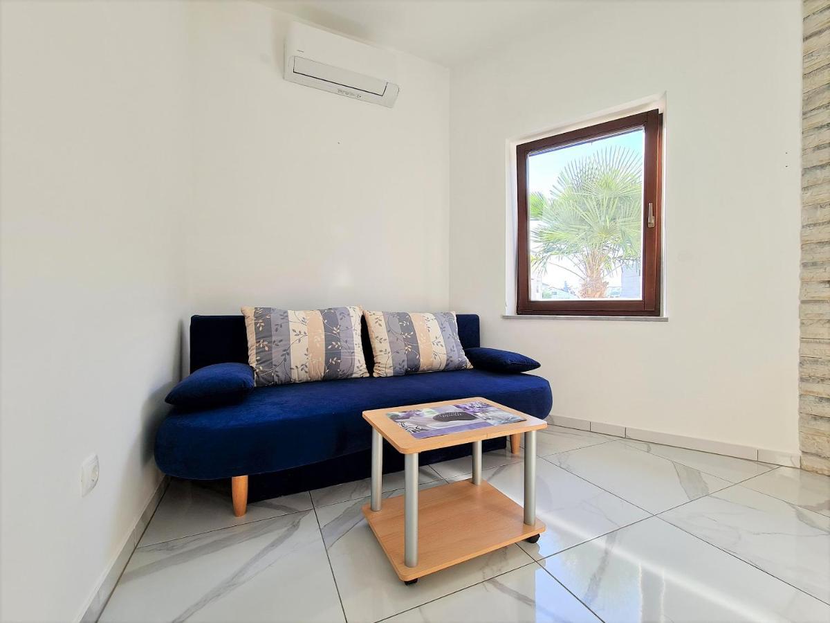 Apartmani Totic Malinska Ngoại thất bức ảnh