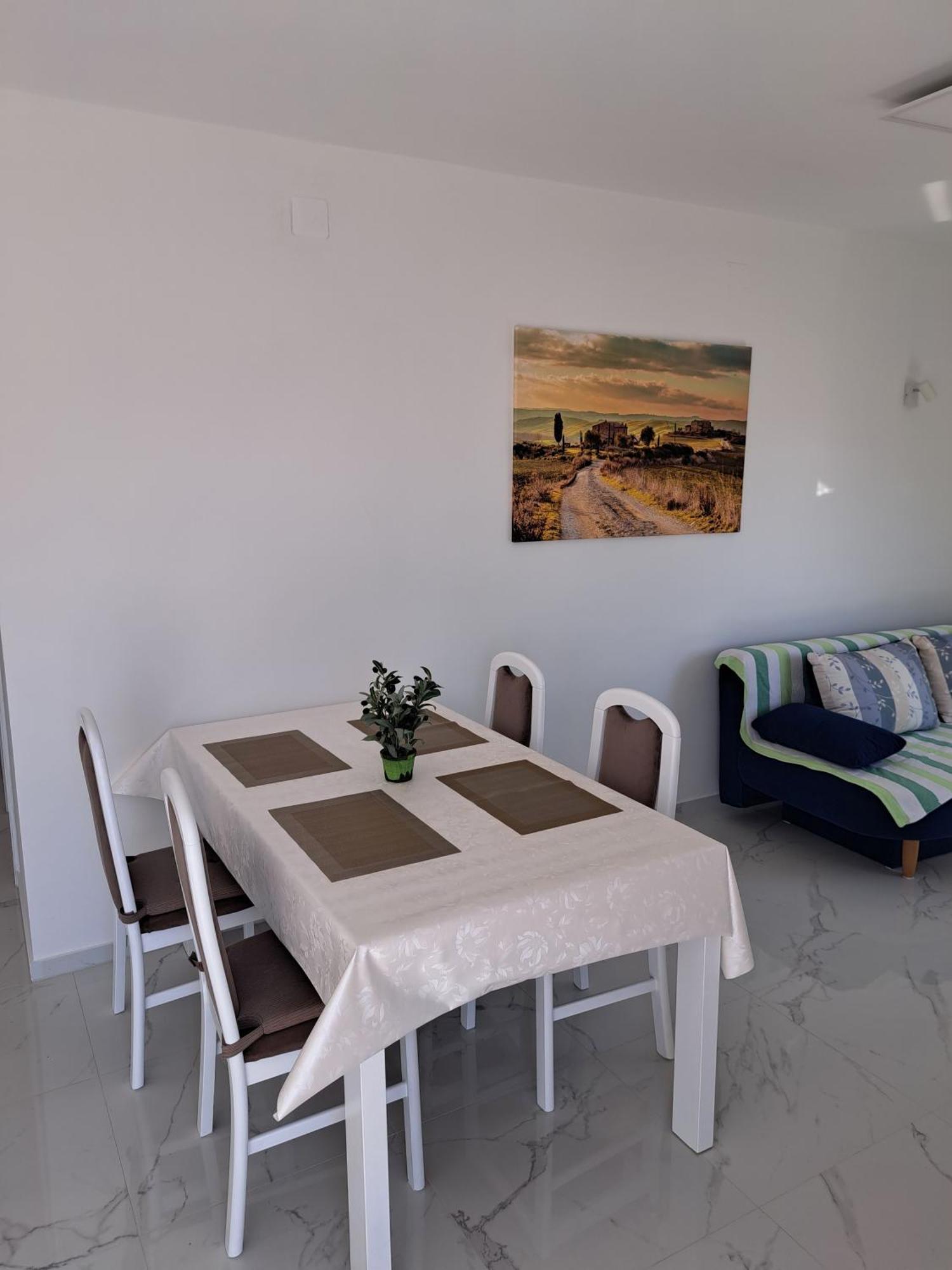 Apartmani Totic Malinska Ngoại thất bức ảnh