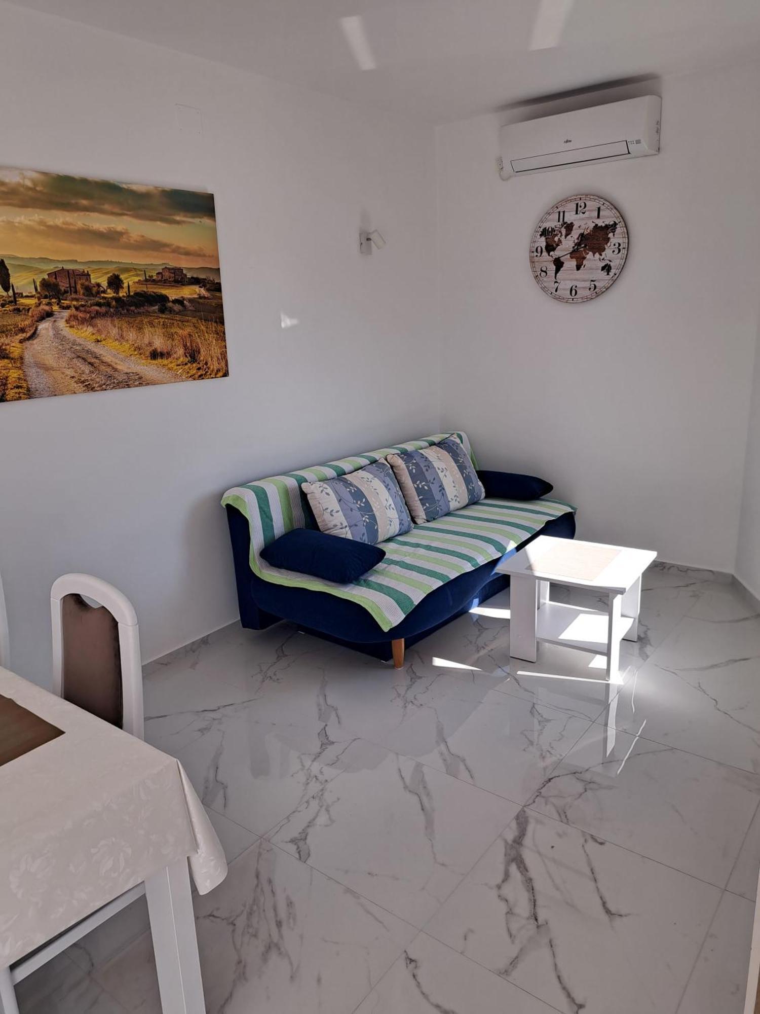 Apartmani Totic Malinska Ngoại thất bức ảnh