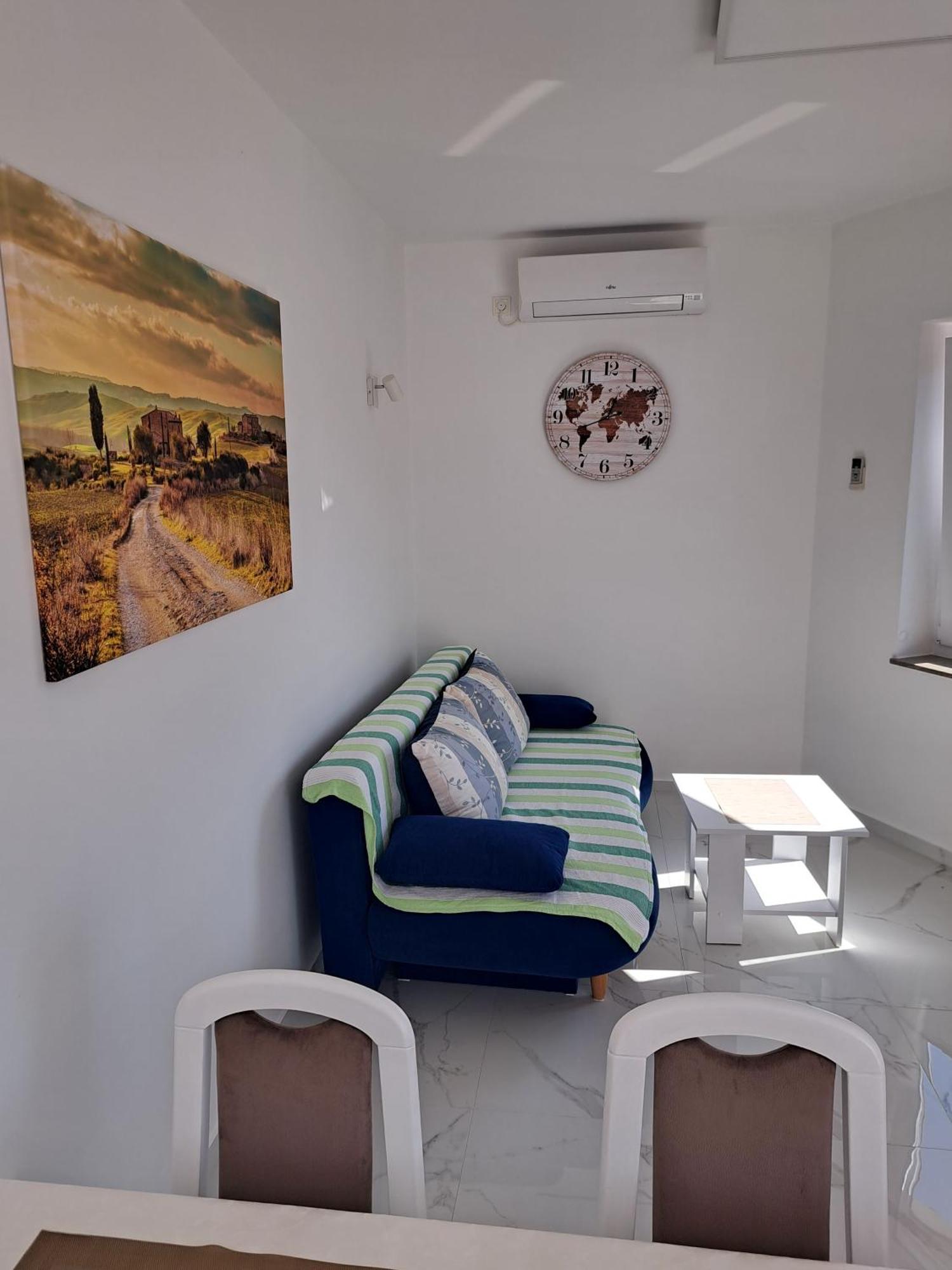 Apartmani Totic Malinska Ngoại thất bức ảnh