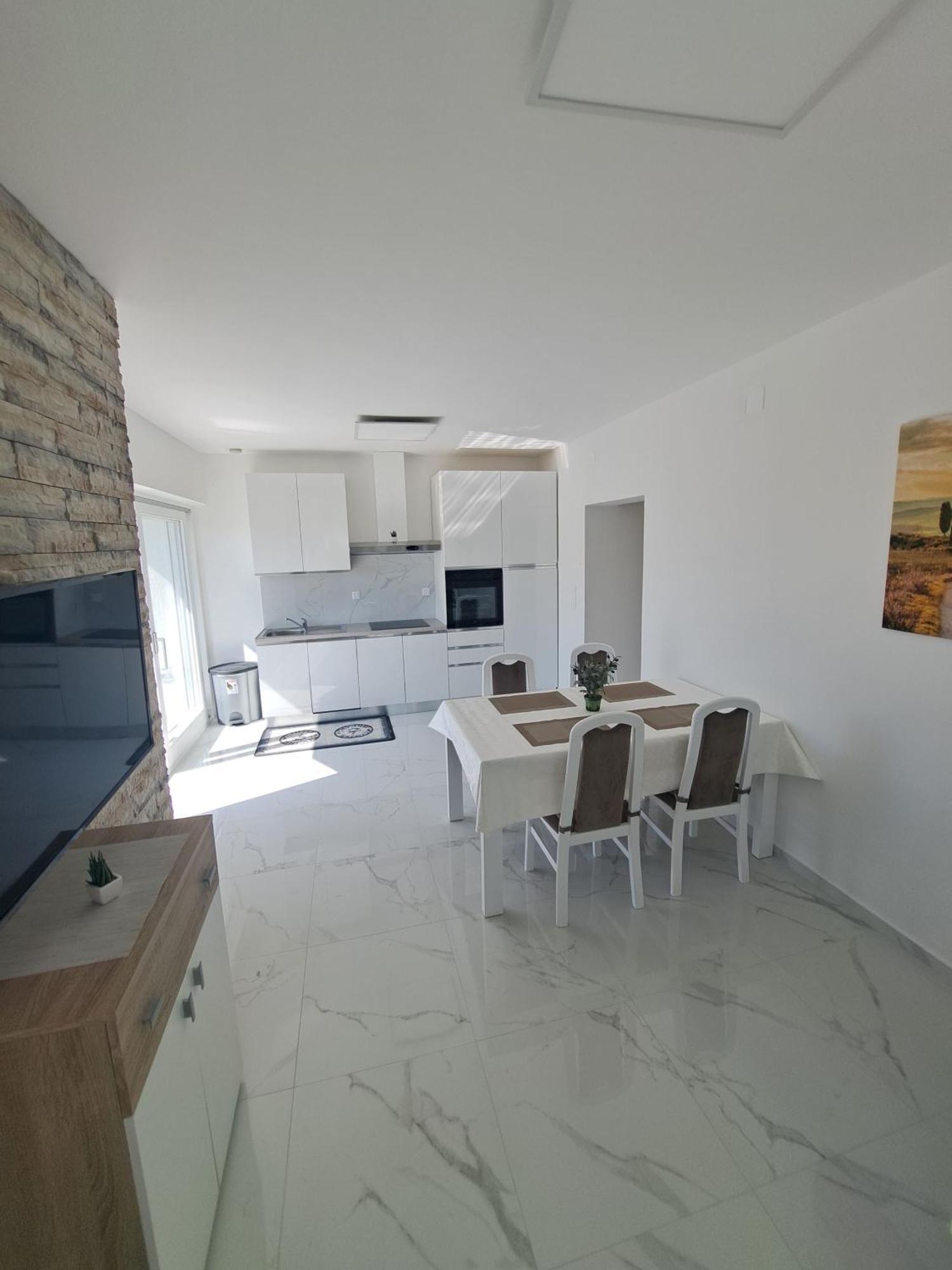 Apartmani Totic Malinska Ngoại thất bức ảnh